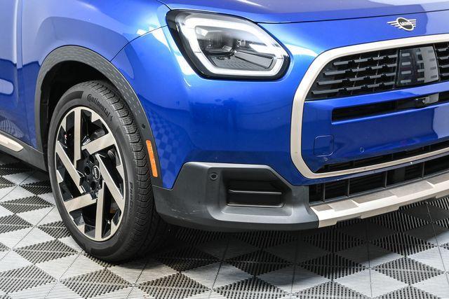 Photo of 2025 Blazing Blue Metallic MINI Countryman