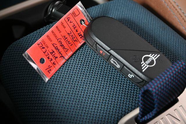 Photo of 2025 Blazing Blue Metallic MINI Countryman