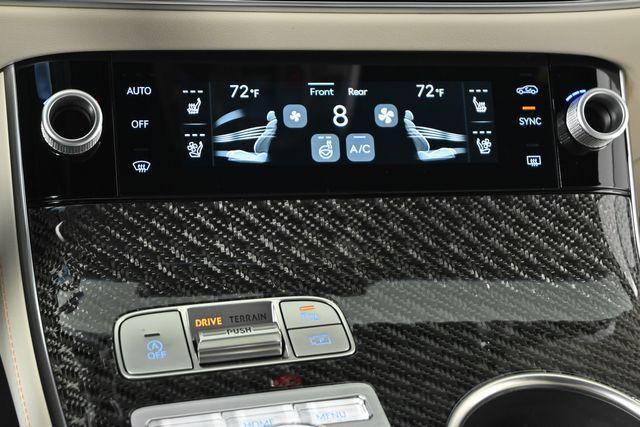 Photo of 2026 Vik Black Genesis GV70
