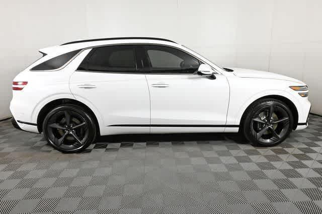 Photo of 2026 Uyuni White Genesis GV70