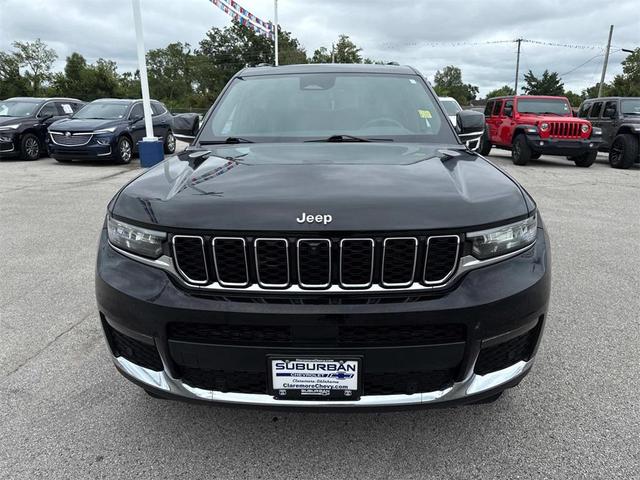 Photo of 2024 Diamond Black Crystal Pearlcoat Jeep Grand Cherokee L