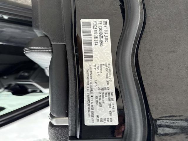 Photo of 2024 Diamond Black Crystal Pearlcoat Jeep Grand Cherokee L