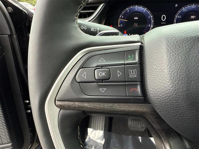 Photo of 2024 Diamond Black Crystal Pearlcoat Jeep Grand Cherokee L