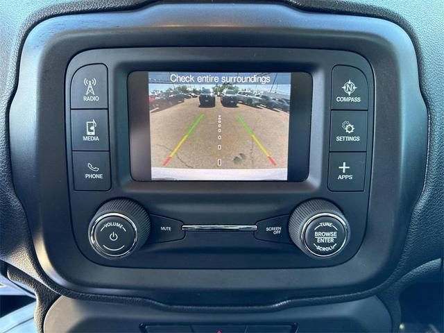 Photo of 2020 Glacier Metallic Clearcoat Jeep Renegade