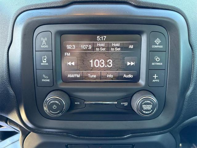 Photo of 2020 Glacier Metallic Clearcoat Jeep Renegade