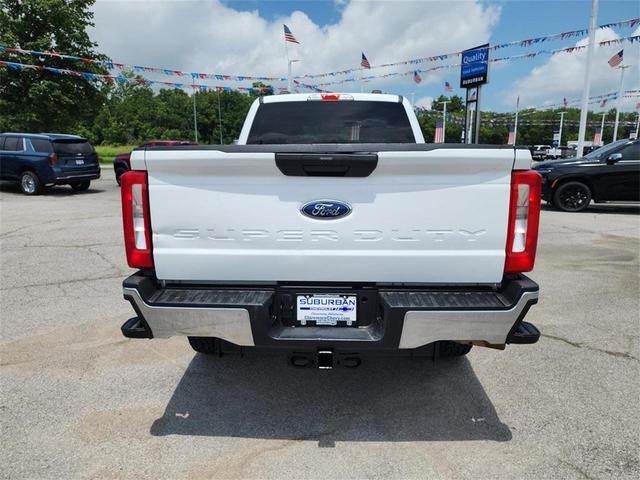 Photo of 2023 Oxford White Ford F-250