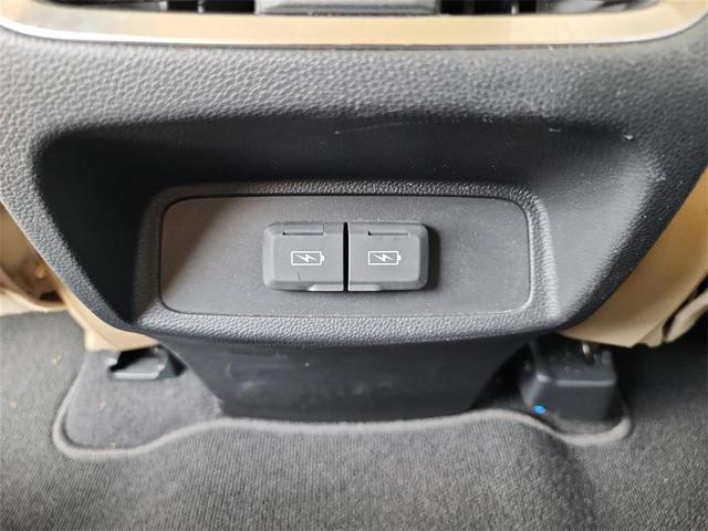 Photo of 2019 White Diamond Pearl Acura RDX