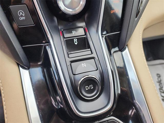 Photo of 2019 White Diamond Pearl Acura RDX