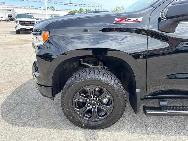 Photo of 2024 Black Chevrolet Silverado 1500