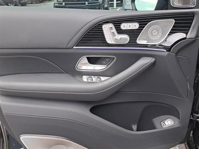Photo of 2025 Obsidian Black Metallic Mercedes-Benz Maybach GLS 600