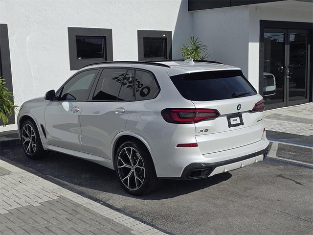 Photo of 2021 Mineral White Metallic BMW X5