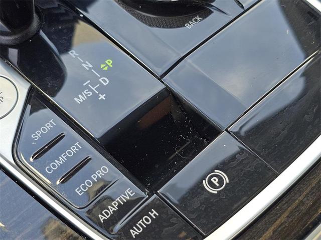 Photo of 2021 Mineral White Metallic BMW X5