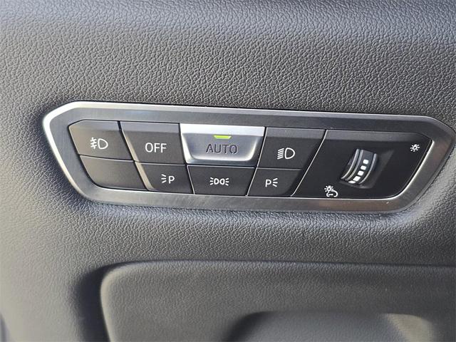 Photo of 2021 Mineral White Metallic BMW X5