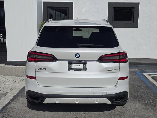 Photo of 2021 Mineral White Metallic BMW X5