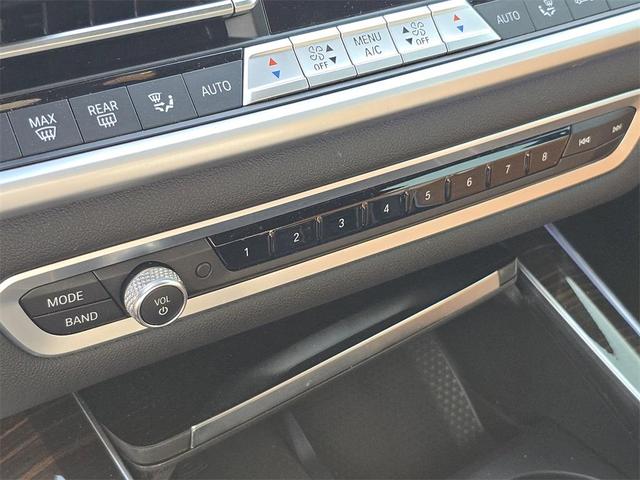 Photo of 2021 Mineral White Metallic BMW X5