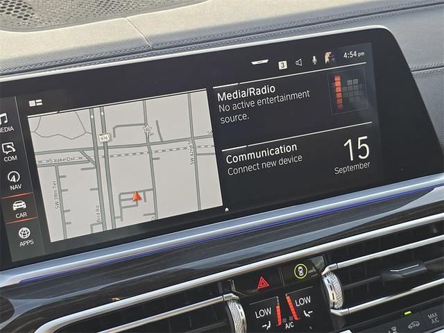 Photo of 2021 Mineral White Metallic BMW X5