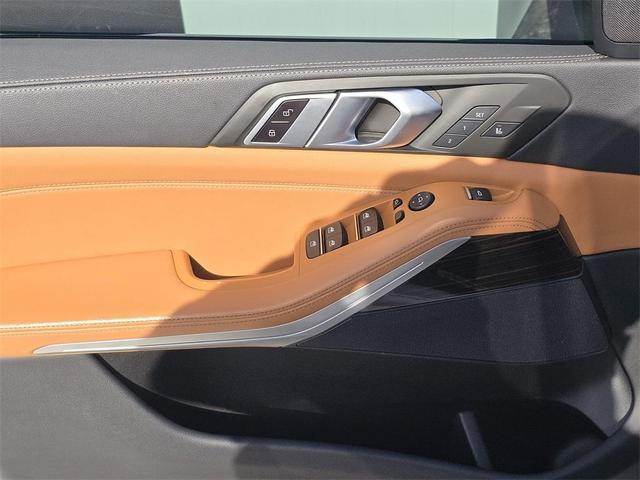 Photo of 2021 Mineral White Metallic BMW X5
