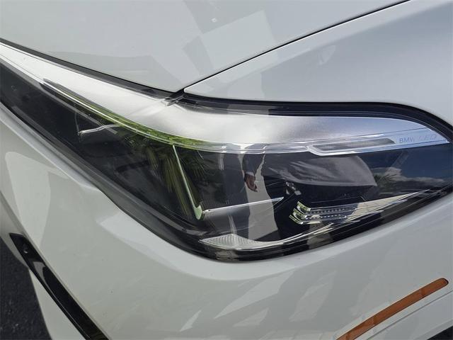 Photo of 2021 Mineral White Metallic BMW X5