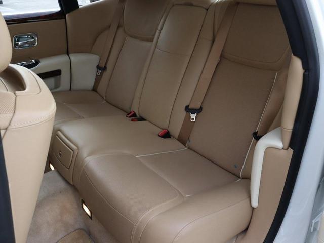 Photo of 2016 English White Rolls-Royce Ghost