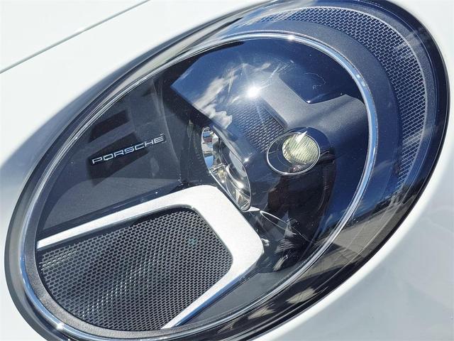 Photo of 2023 Carrara White Metallic Porsche 911