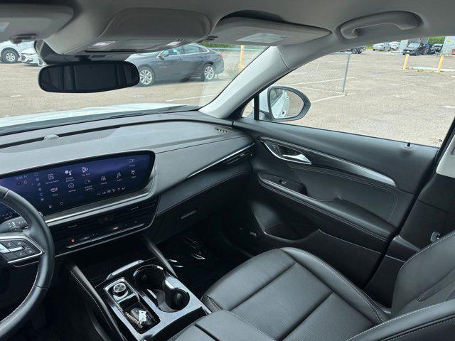 Photo of 2024 Summit White Buick Envision