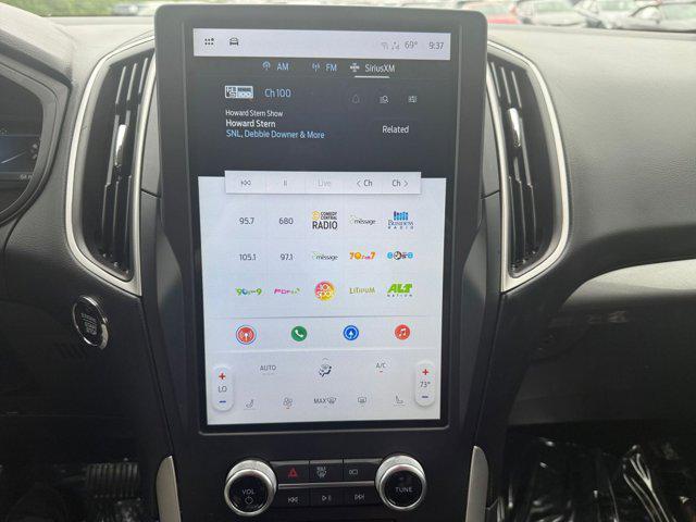 Photo of 2024 Agate Black Metallic Ford Edge