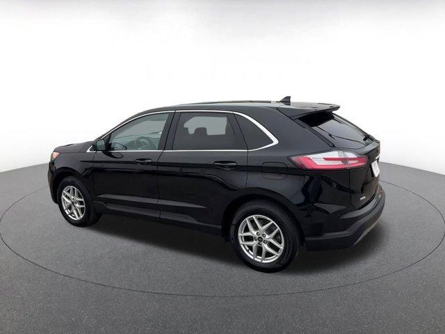 Photo of 2024 Agate Black Metallic Ford Edge