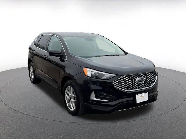 Photo of 2024 Agate Black Metallic Ford Edge