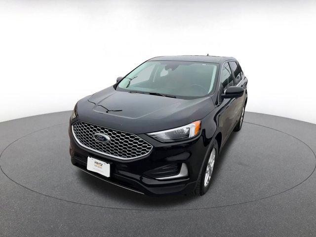 Photo of 2024 Agate Black Metallic Ford Edge