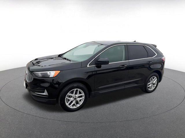 Photo of 2024 Agate Black Metallic Ford Edge