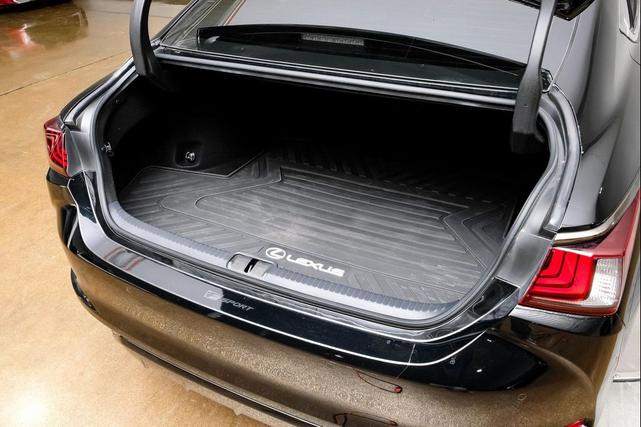 Photo of 2023 Black Lexus ES 350