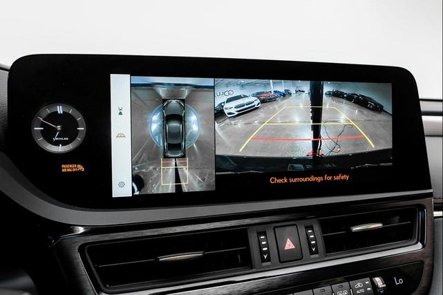 Photo of 2023 Black Lexus ES 350