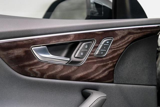 Photo of 2023 Black Audi Q8