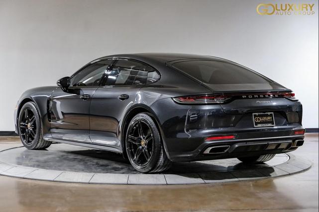 Photo of 2022 Gray Porsche Panamera
