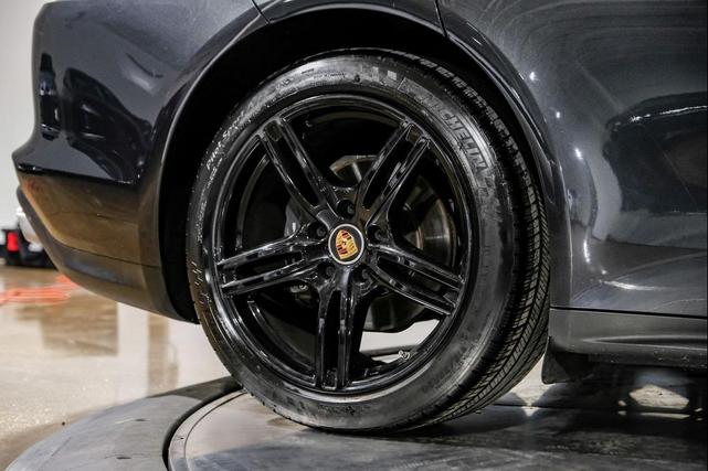 Photo of 2022 Gray Porsche Panamera