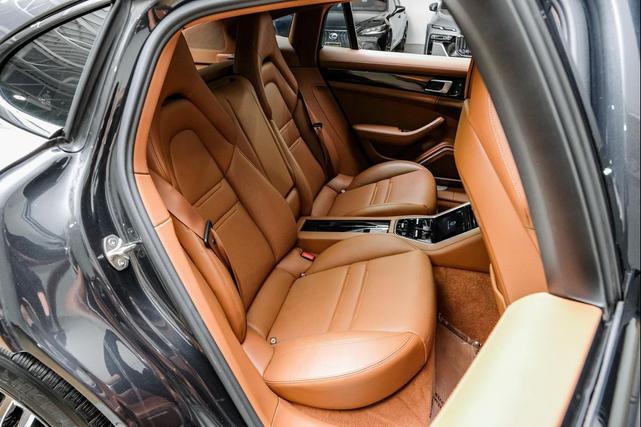 Photo of 2022 Gray Porsche Panamera
