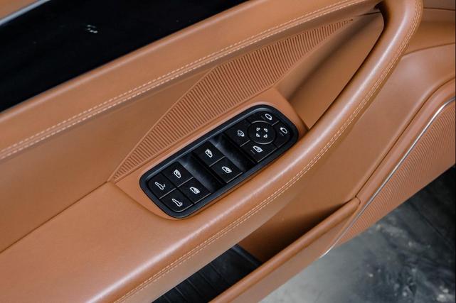 Photo of 2022 Gray Porsche Panamera