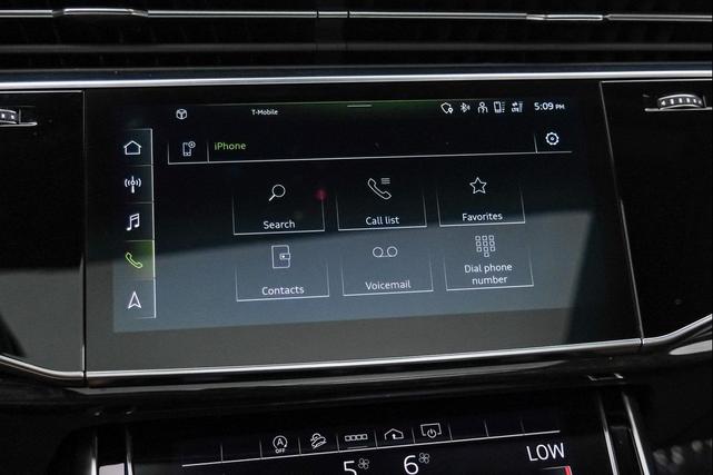 Photo of 2022 Beige Metallic Audi Q7