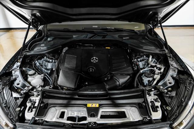 Photo of 2023 Selenite Gray Metallic Mercedes-Benz GLC 300