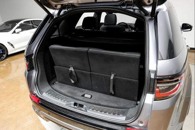 Photo of 2022 Gray Land Rover Discovery Sport