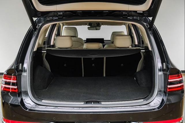 Photo of 2021 Vik Black Genesis GV80