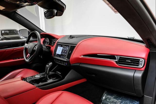 Photo of 2022 Gray Maserati Levante