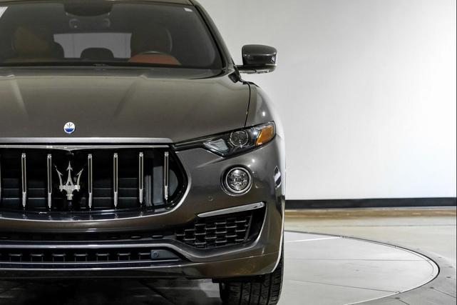 Photo of 2022 Gray Maserati Levante