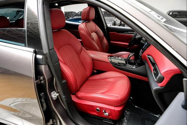 Photo of 2022 Gray Maserati Levante