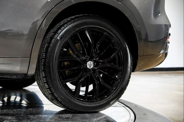 Photo of 2022 Gray Maserati Levante