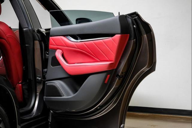 Photo of 2022 Gray Maserati Levante