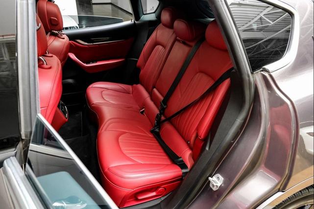 Photo of 2022 Gray Maserati Levante