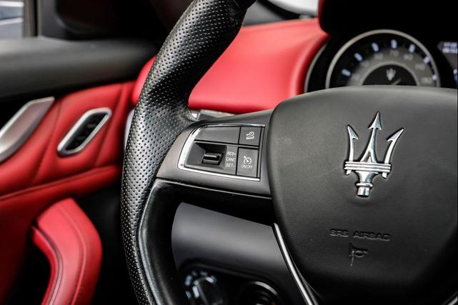 Photo of 2022 Gray Maserati Levante