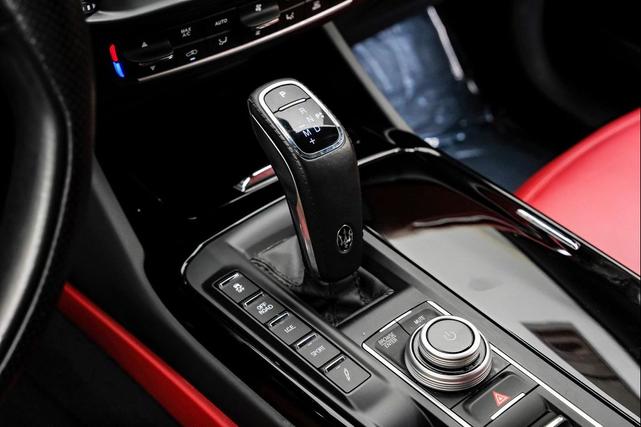 Photo of 2022 Gray Maserati Levante
