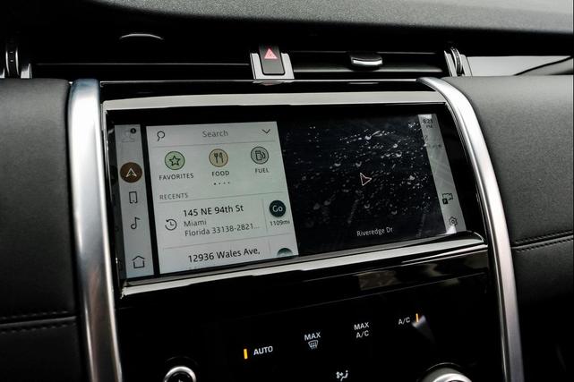 Photo of 2022 Gray Land Rover Discovery Sport